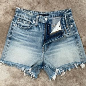 NWOT Women’s Lucky Brand “So Lucky" Distressed High rise Jean Shorts Size S